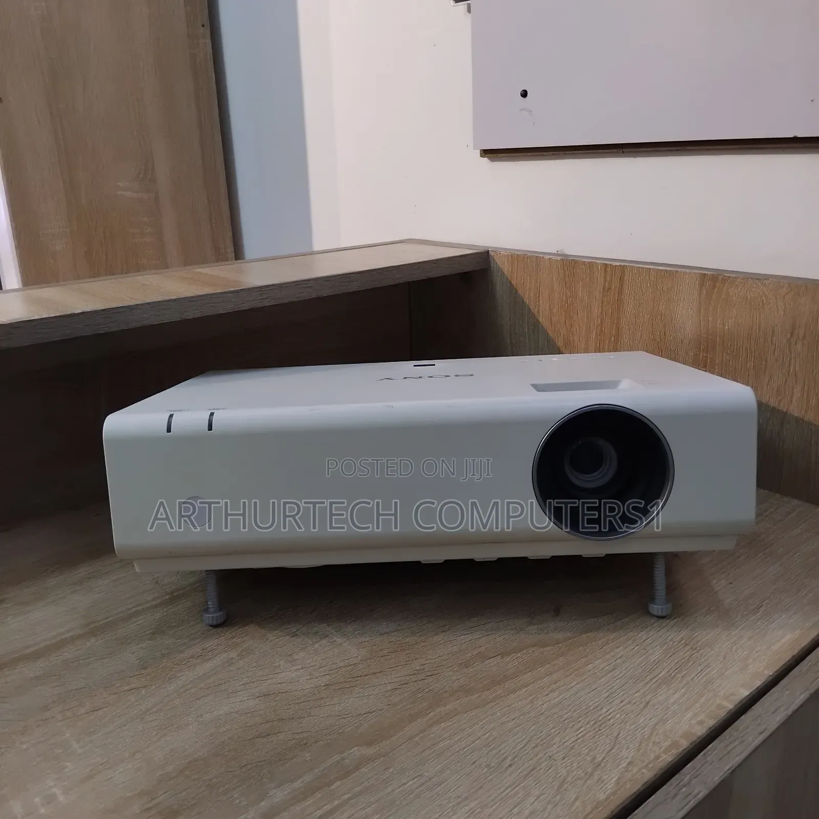 Sony VPL-Ex255 Projector
