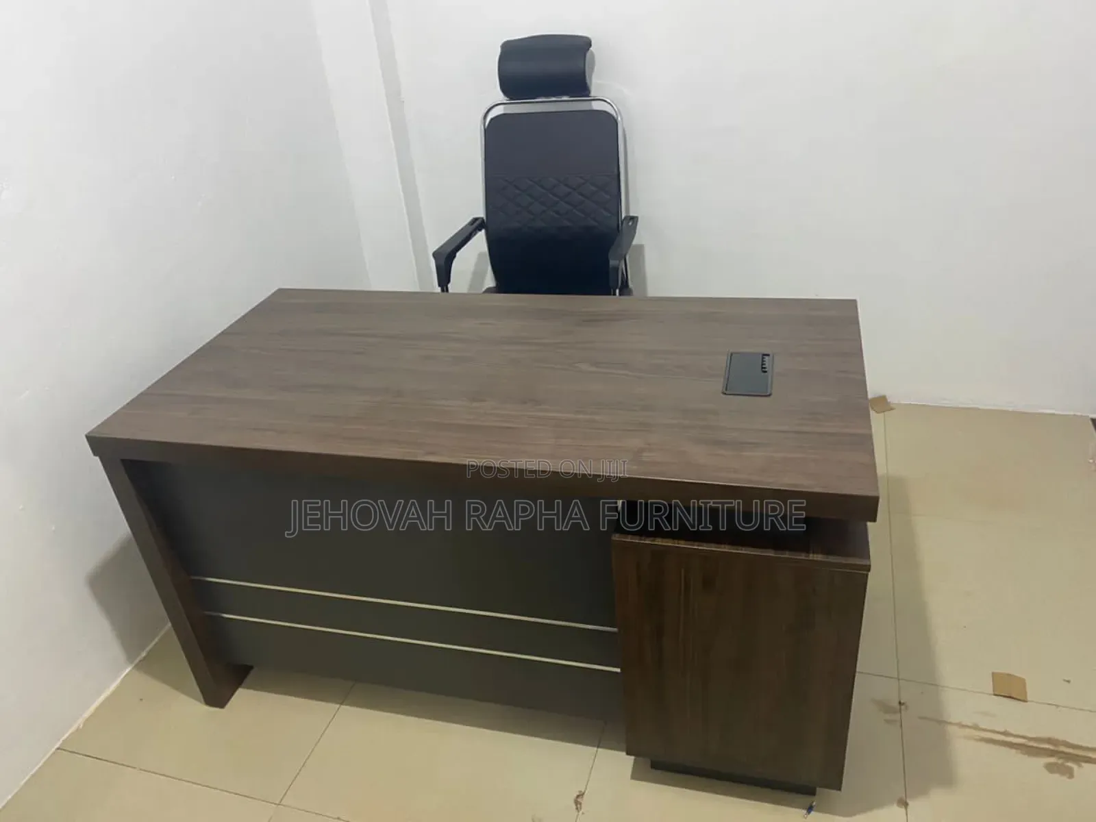 Single Used Computer Desk