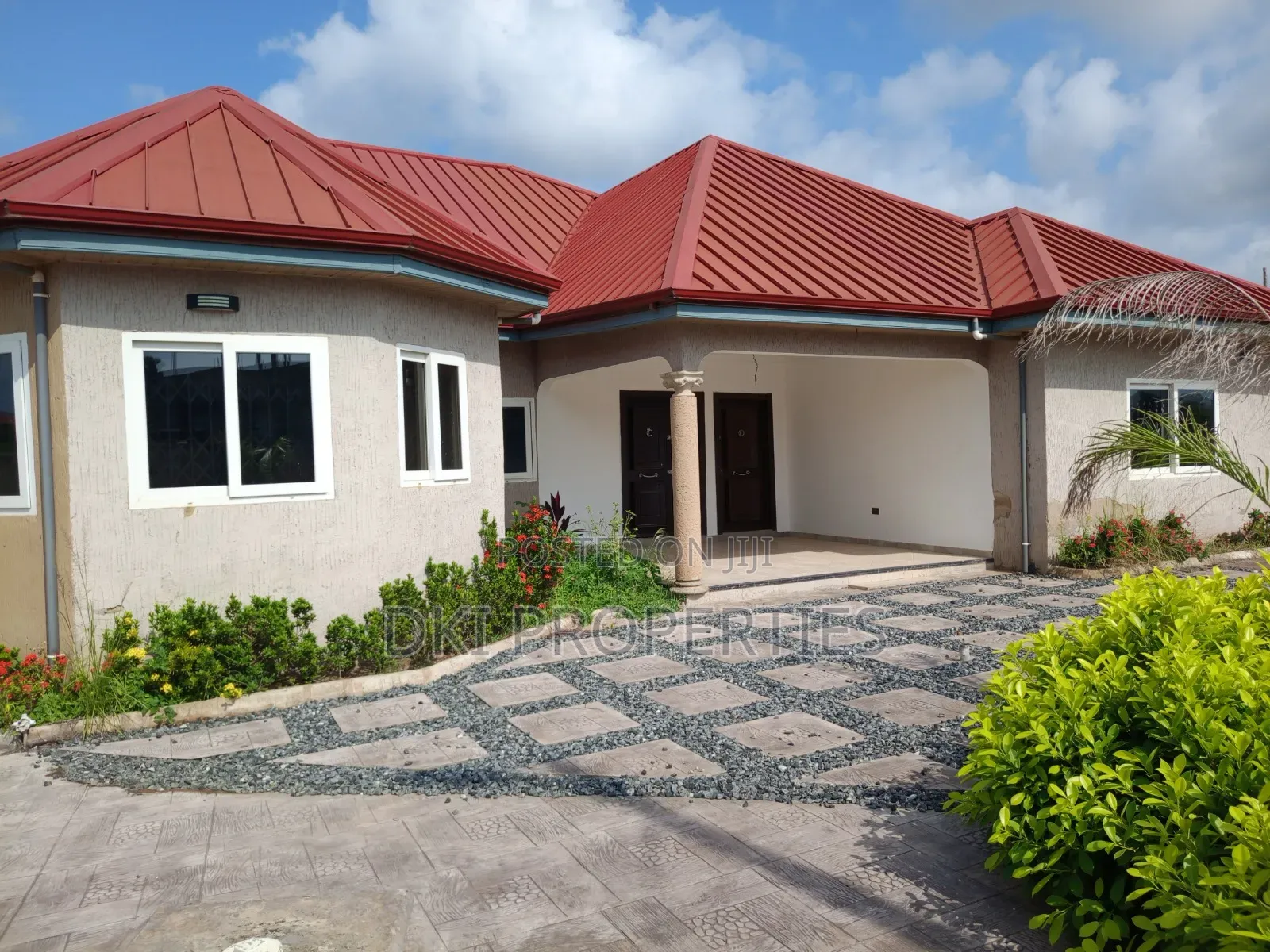 4bdrm House in Dki Properties, Oyibi for sale