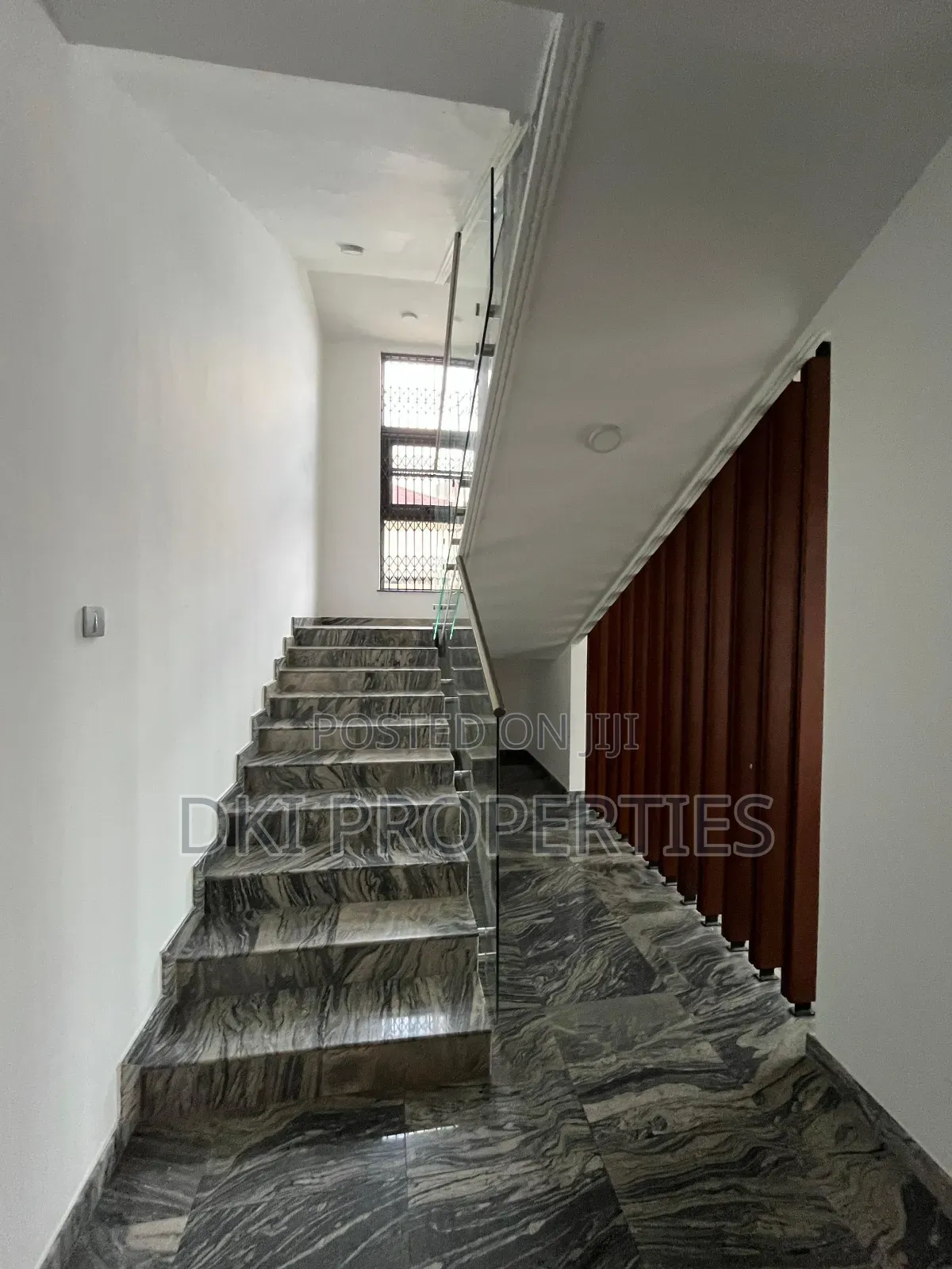 4bdrm Penthouse in Dki Properties, East Legon for rent