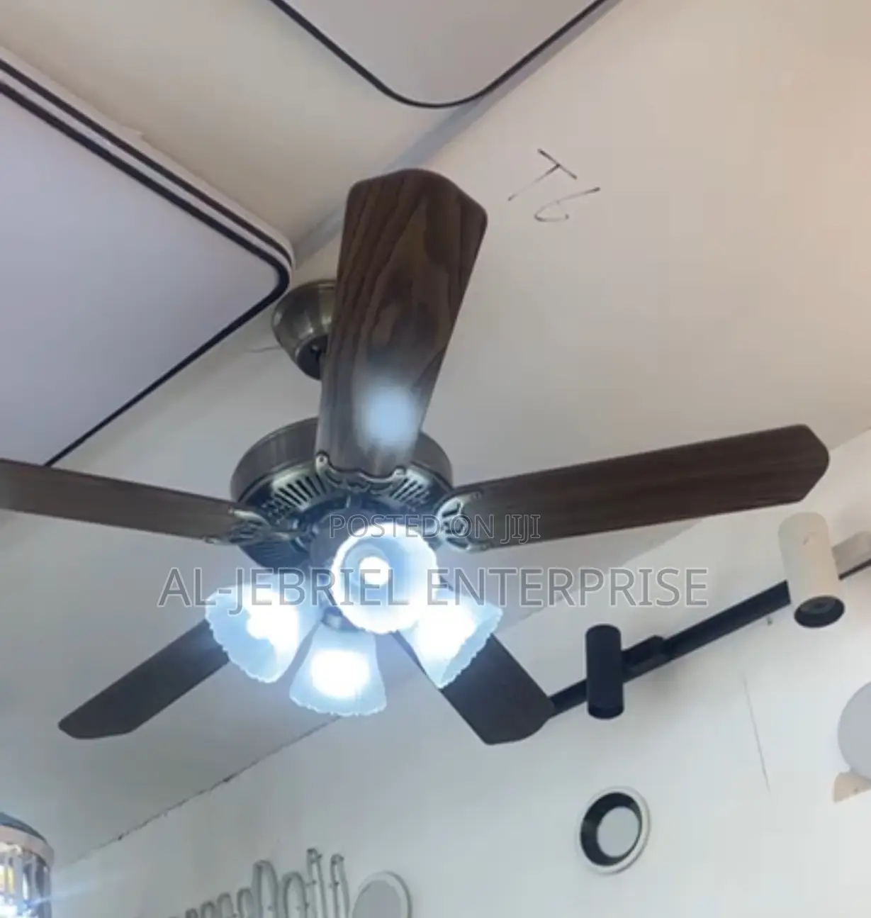 Wooden Ceiling Fan With Light 52”