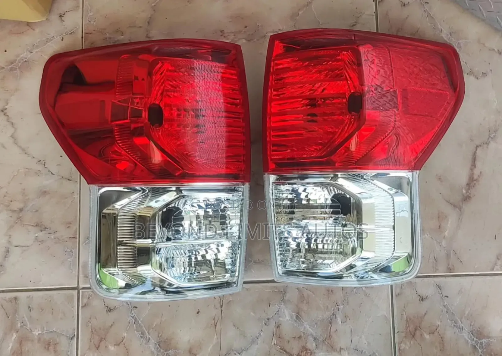 Toyota Tundra 2010,2011,2012,2013 Tail Light/Rear Light