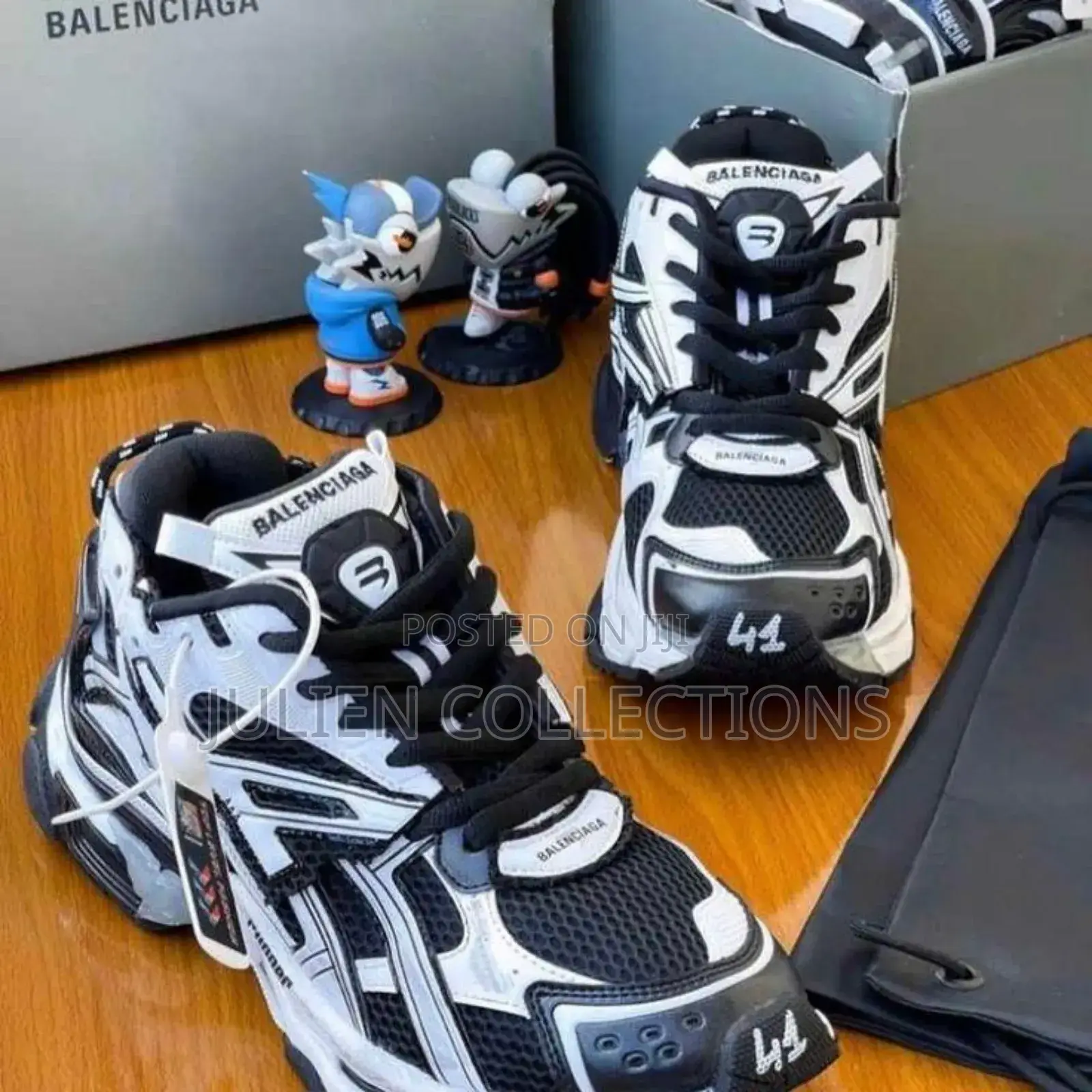 Balenciaga T Runner Black White