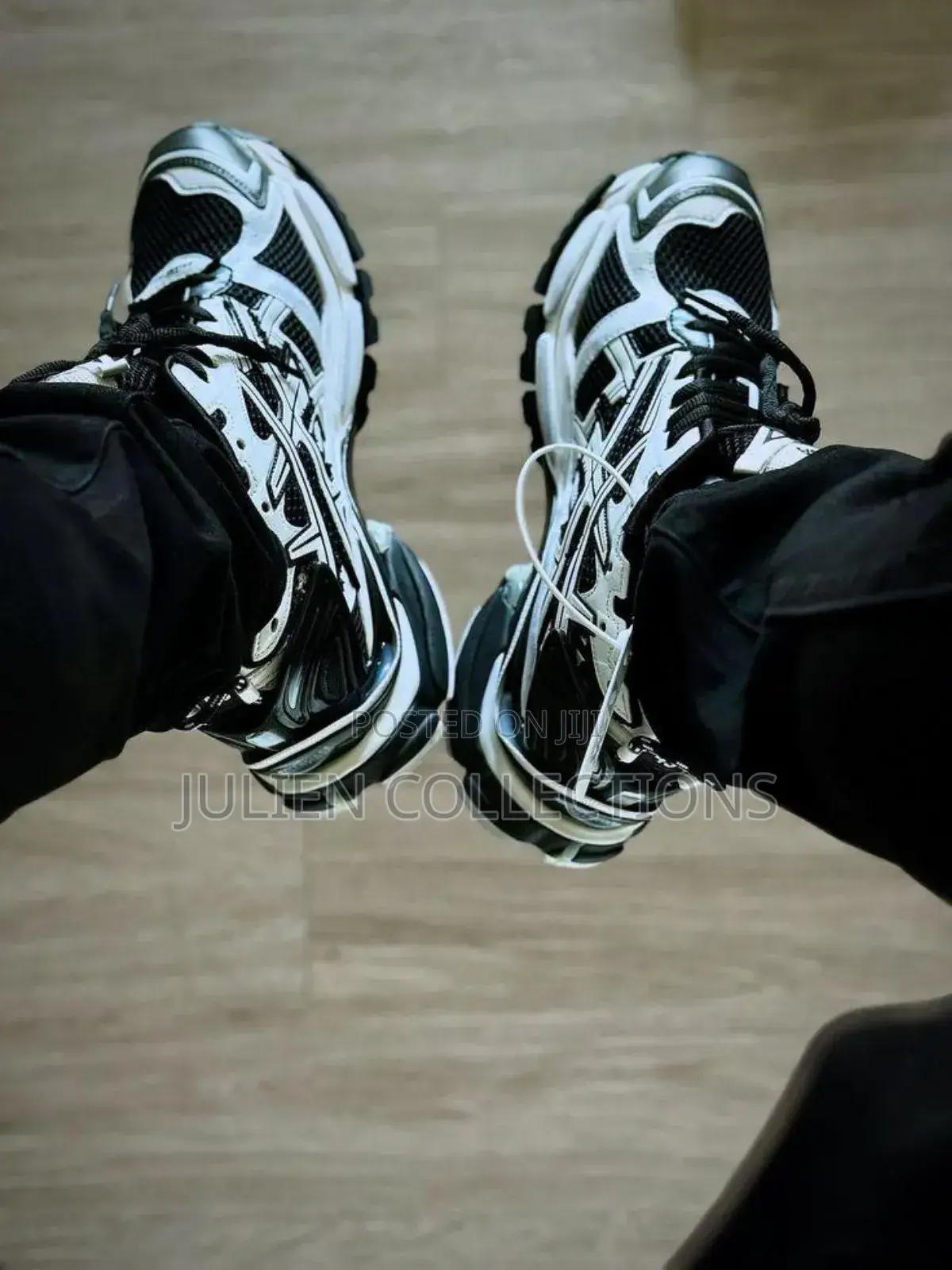 Balenciaga T Runner Black White