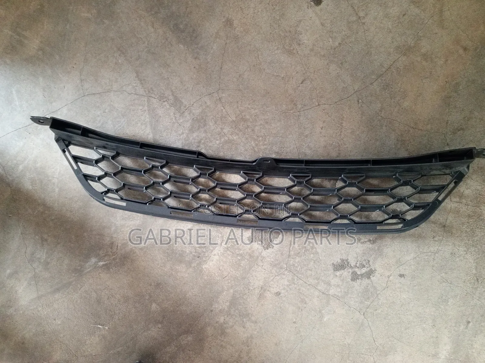 Toyota Matrix Bumper Top and Down Grill 2009,2010,2011,2012