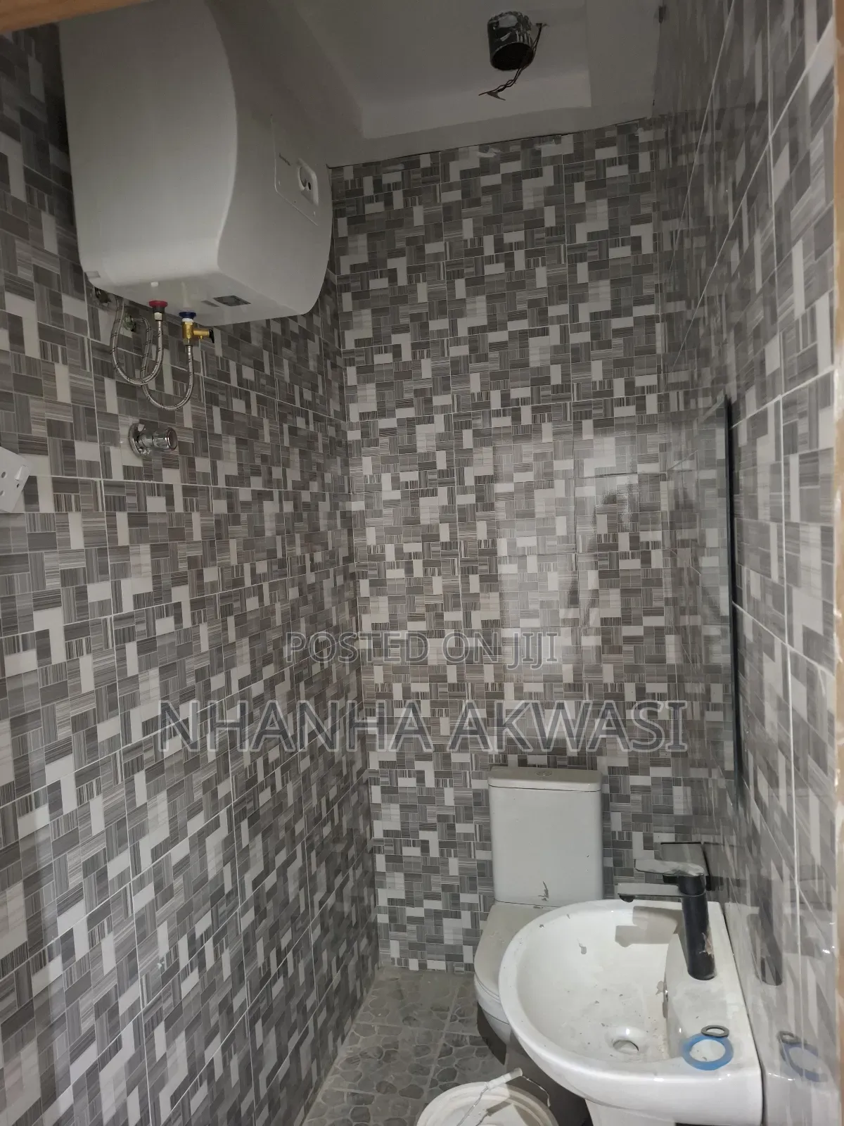 2bdrm Apartment in Community 24, Asuogyaman for rent