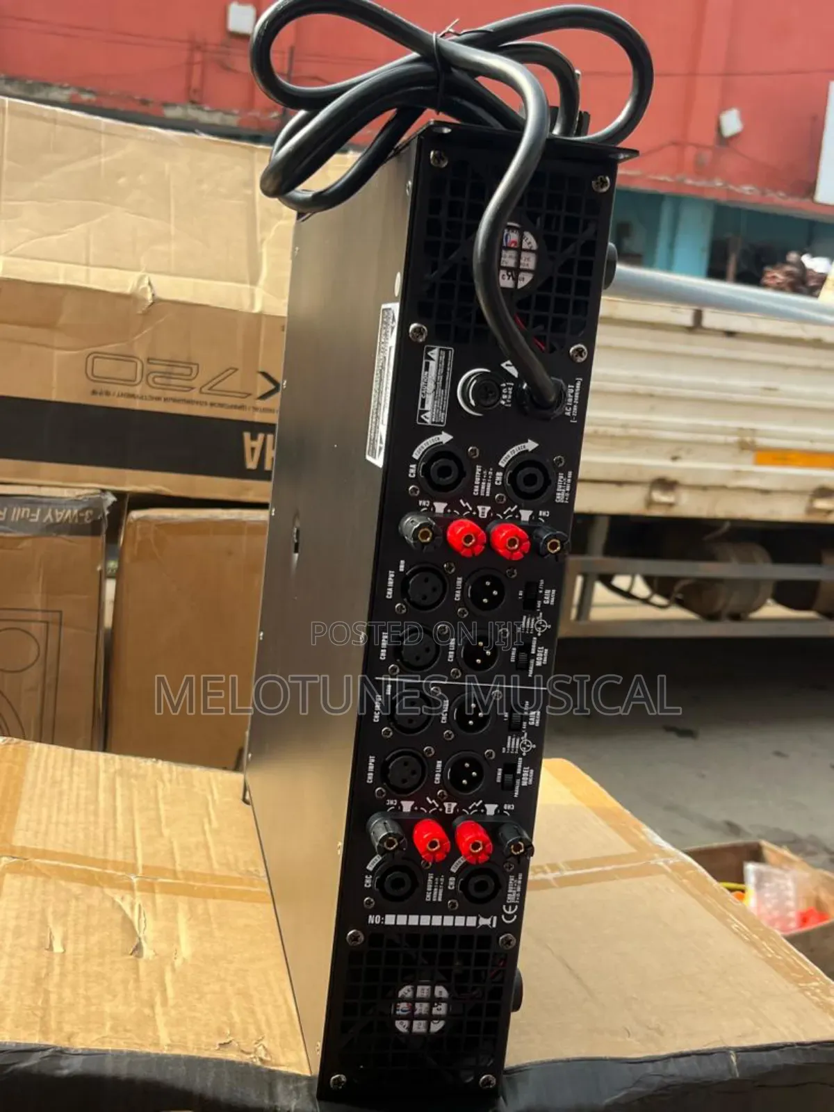 Martin Audio 4-in-1 Professional Midrange/ Line Array Amp