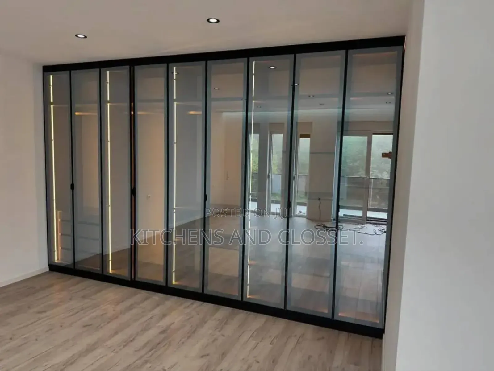 Luxurious Walk-in Closset