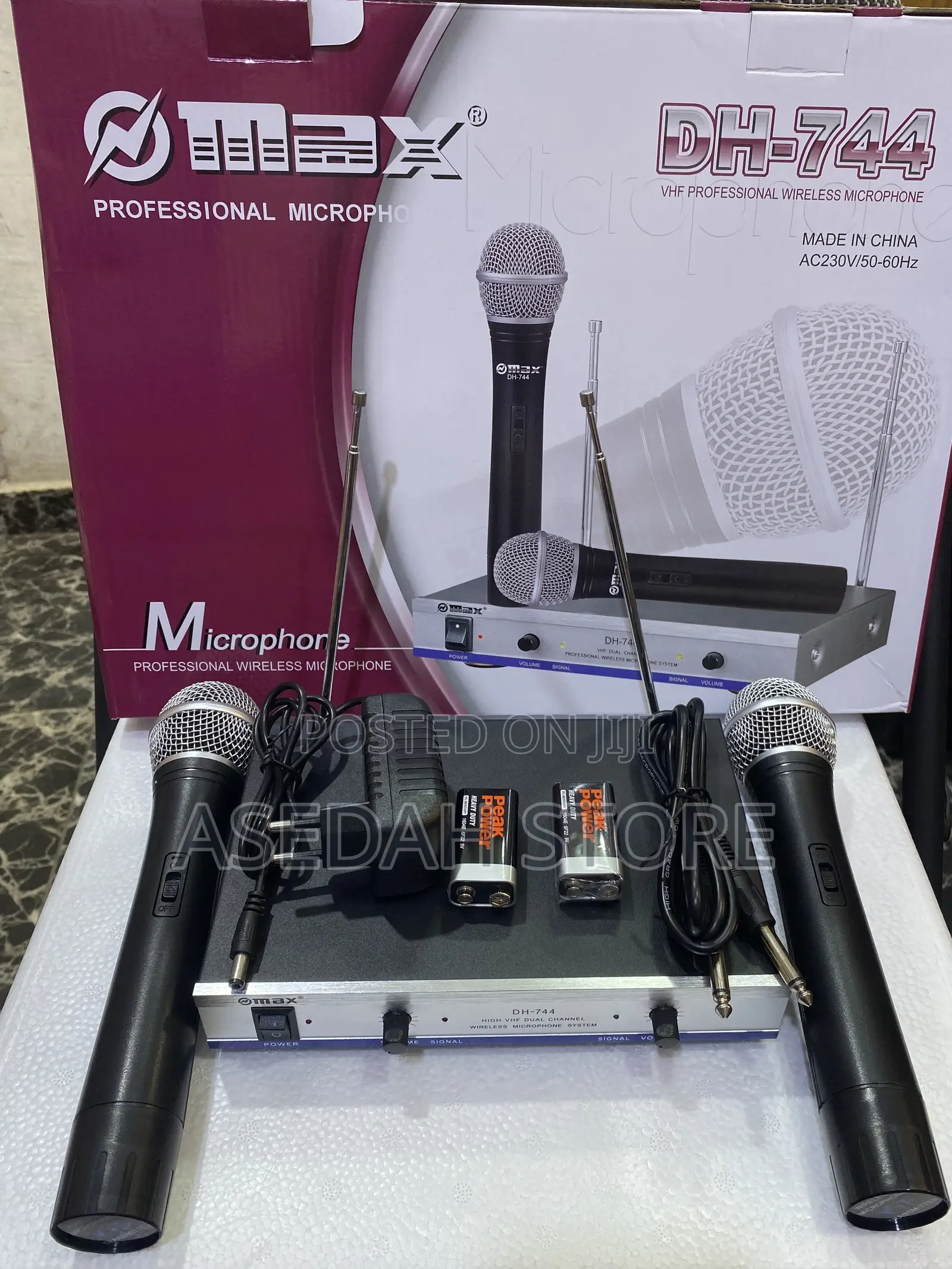 Max Professional Wireless Microphone