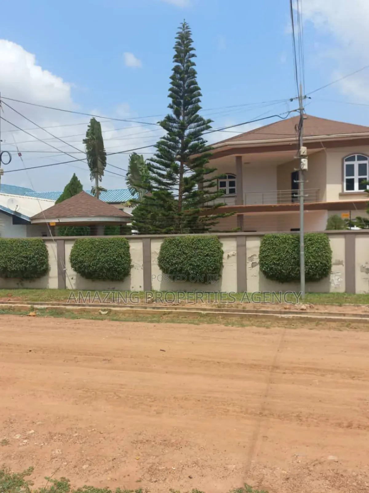 6bdrm Mansion in Adjiriganor for sale