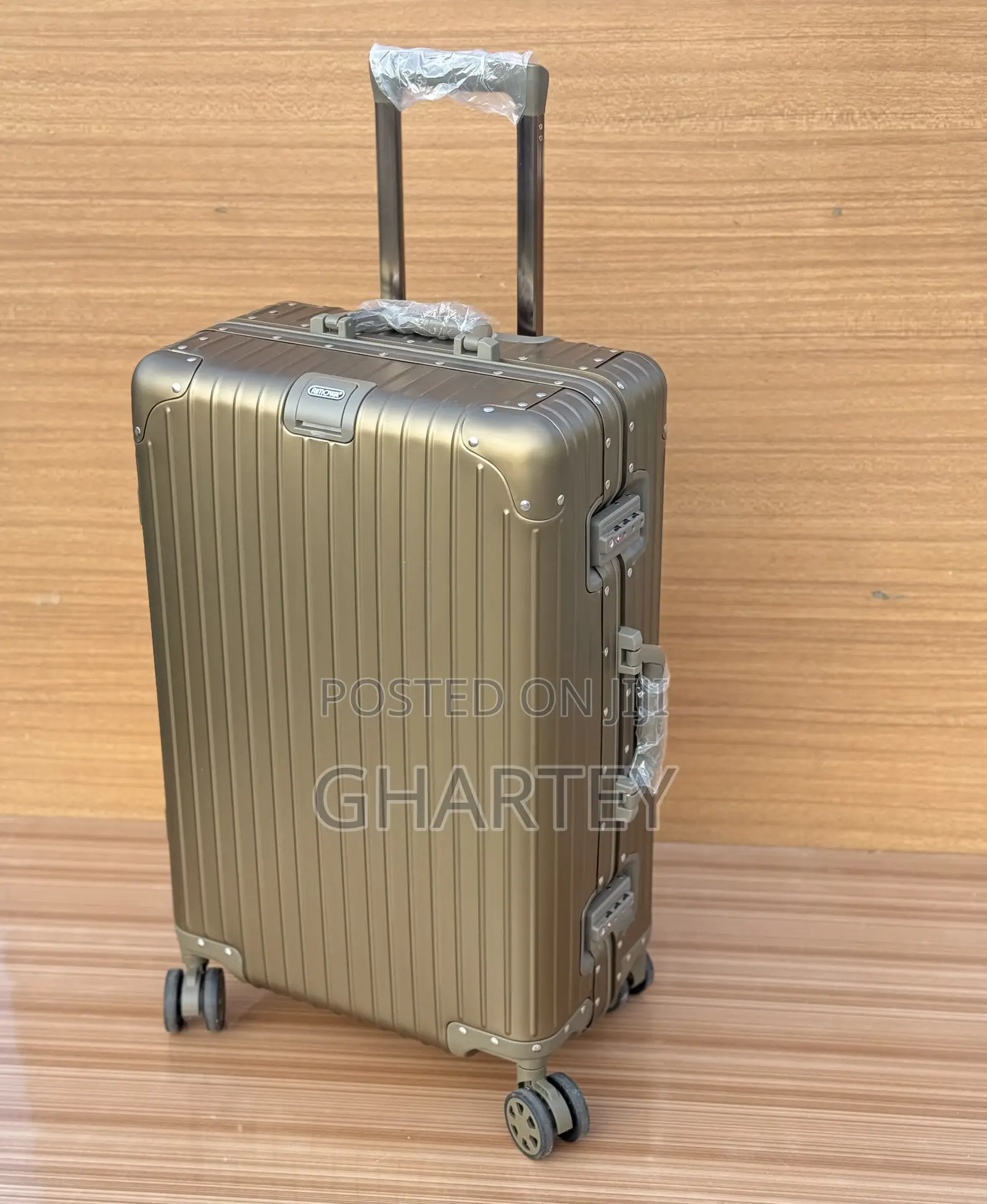 Rimowa Travel/ Luggage Set - 3 Sizes(Big, Medium, Small)