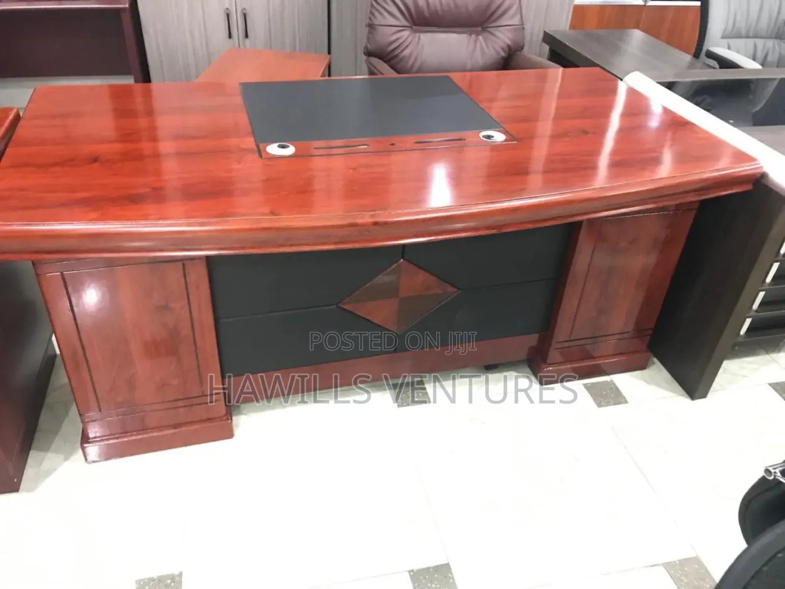Executive L- Shape Desk/Table