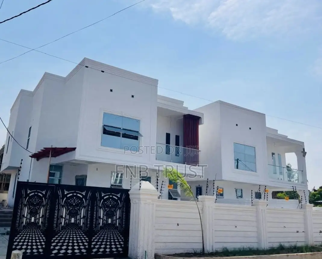 4bdrm House in Ashaley Botwe, School Junction for sale