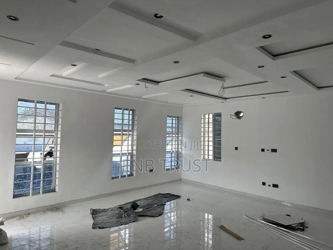 4bdrm House in Ashaley Botwe, School Junction for sale