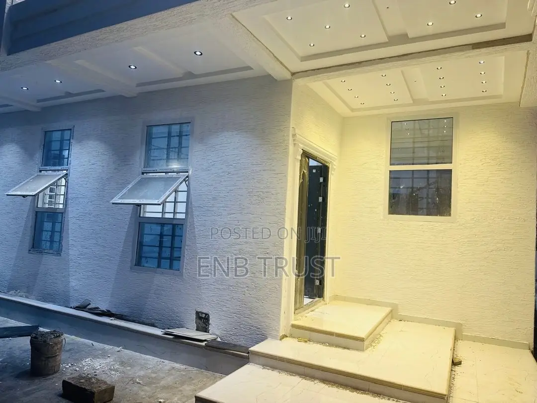 4bdrm House in Ashaley Botwe, School Junction for sale