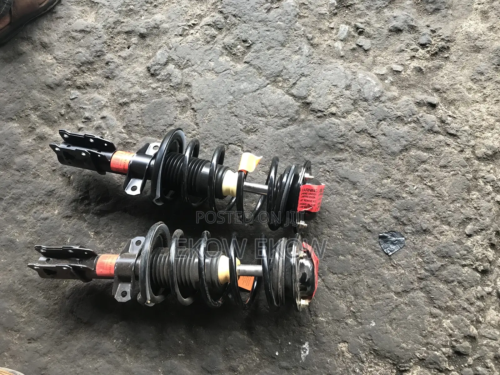 Shock Absorbers for Chevrolet, Chevy, Pontiac, HHR Cobalt.