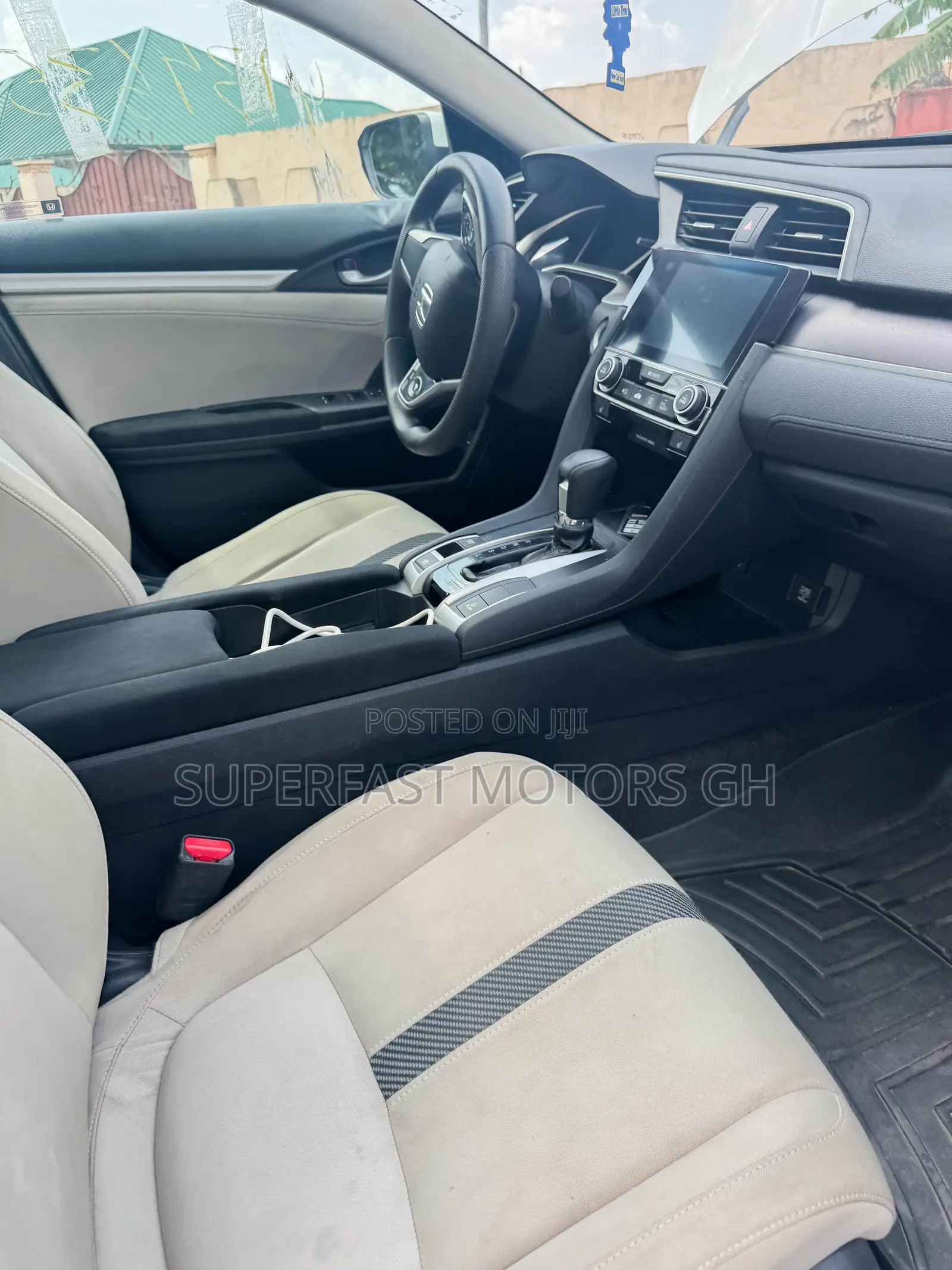 Honda Civic Touring 4dr Sedan (1.5L 4cyl) 2017 White