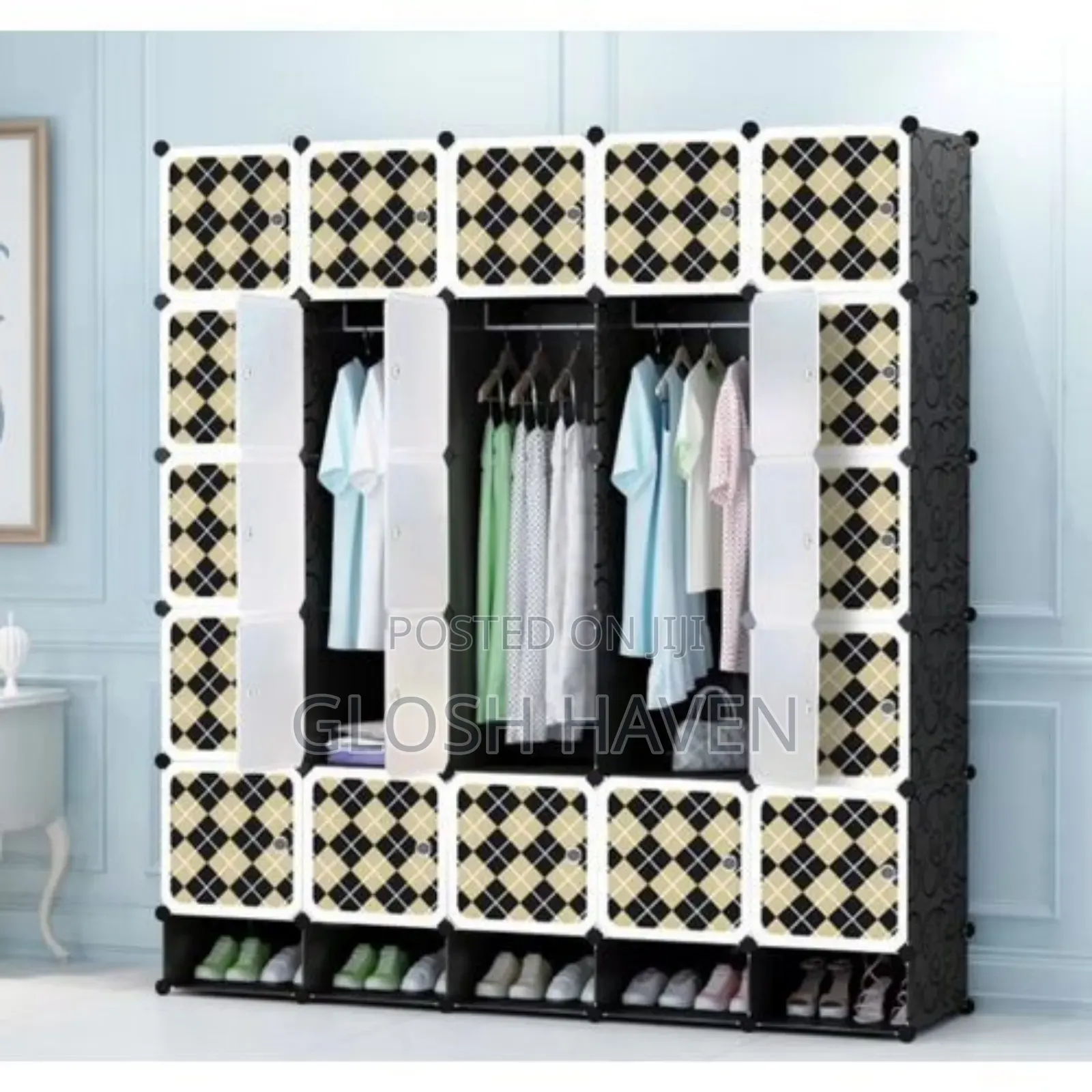 25 Cubes Plastic Wardrobe