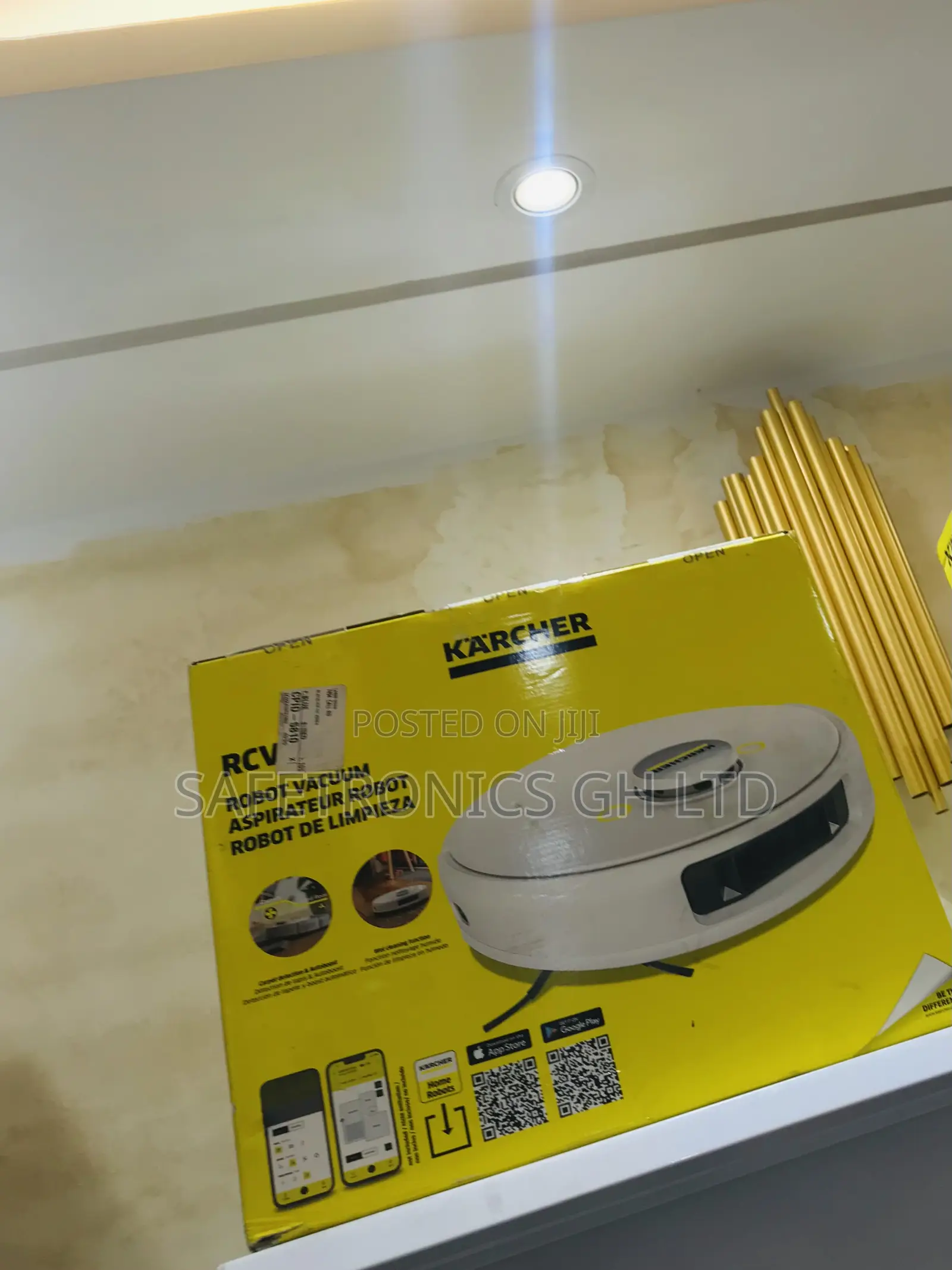 Premium White Robot Ultraclean RCV 5 Vacuum Cleaner Karcher