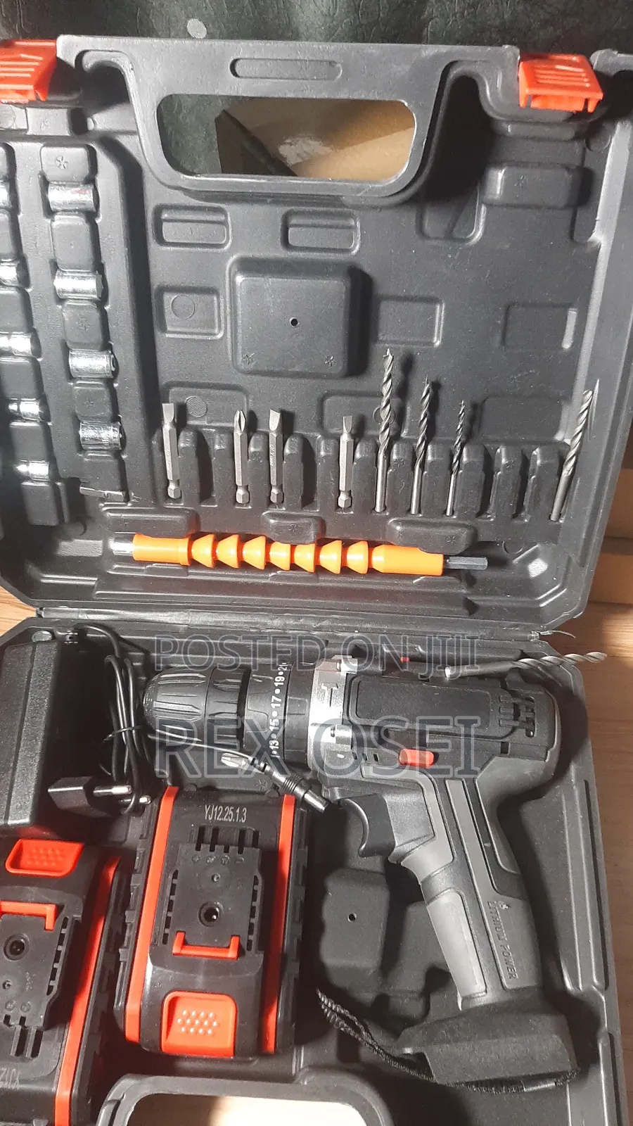 Multifunctional Electric Drill With 2 Batteries