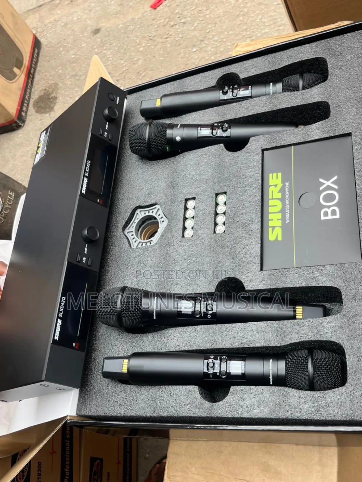 Shure Slxd420 4-in-1 Digital Wireless Microphone