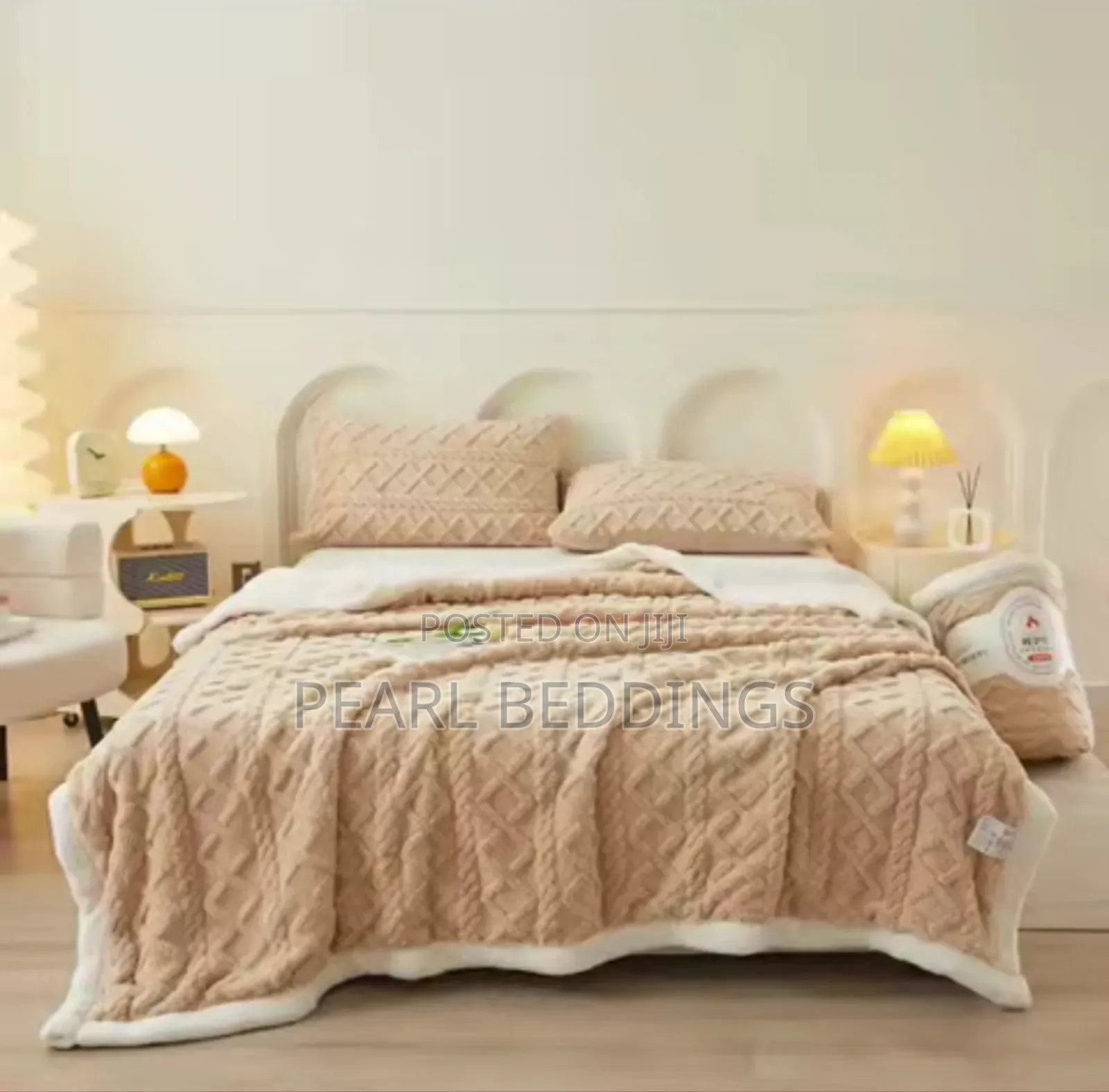 Quality Plush Comfort Sherpa Blanket And Matching Pillowcase