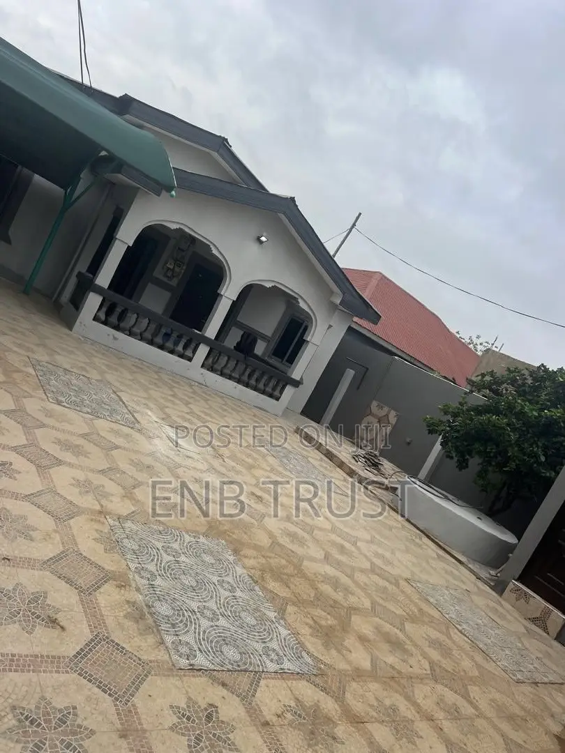 3bdrm House in Pokuase Amanfrom Sda for sale