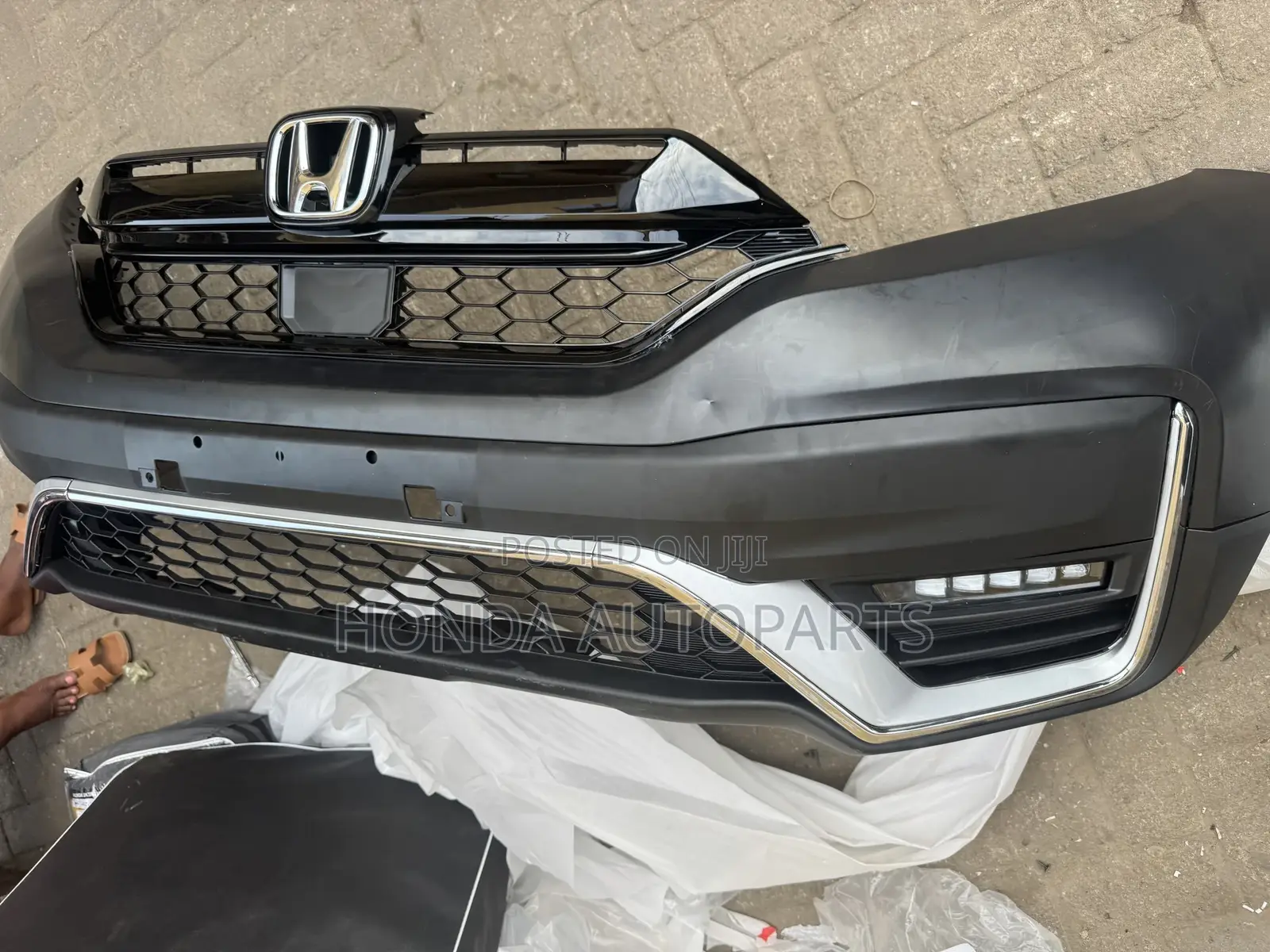 Honda Cr-v 2022 Front Bumper.