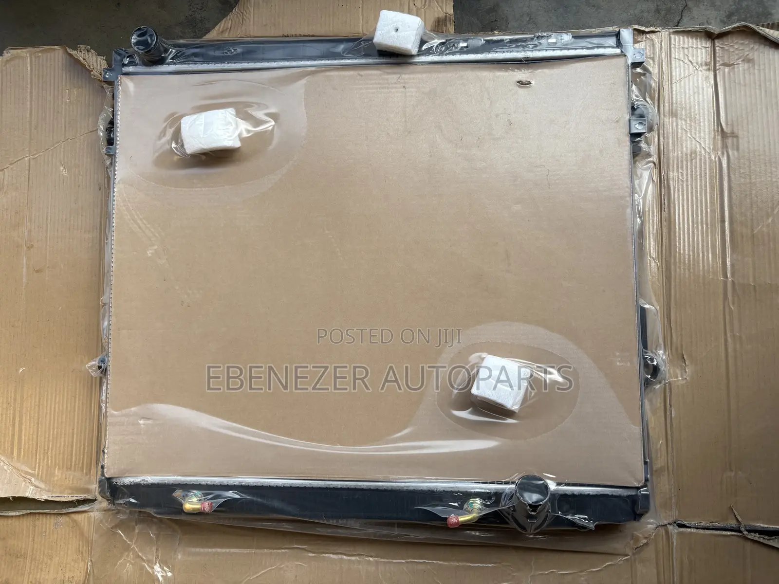 Lexus Lx570 Radiator Tank