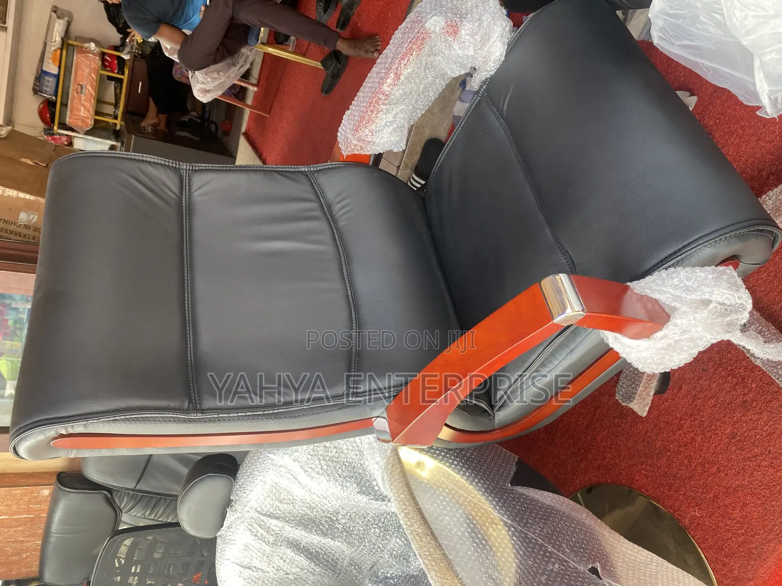 Exzecative Office Chair