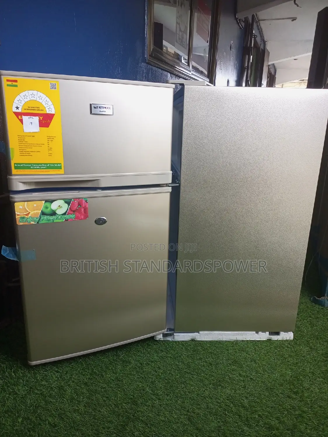 Westpool Fridge Gold Westpool 2 Shelves Top Freezer 80l