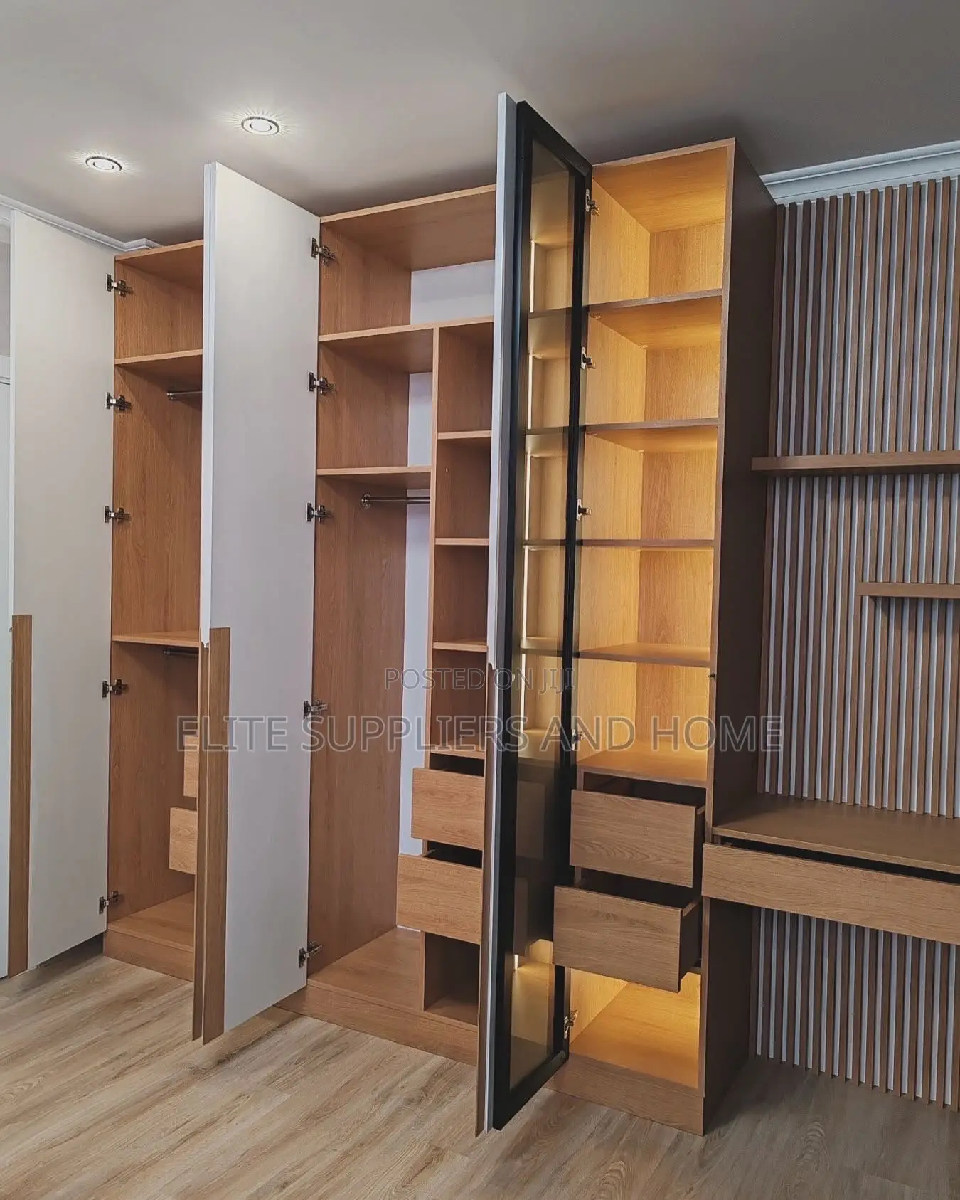 Customized Closets/Wardrobes