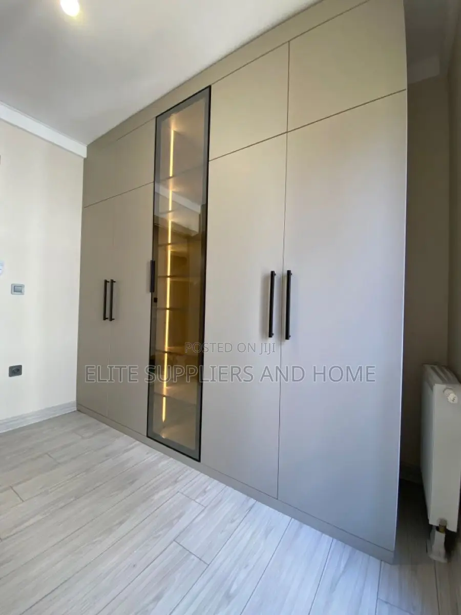 Closet /Wardrobe