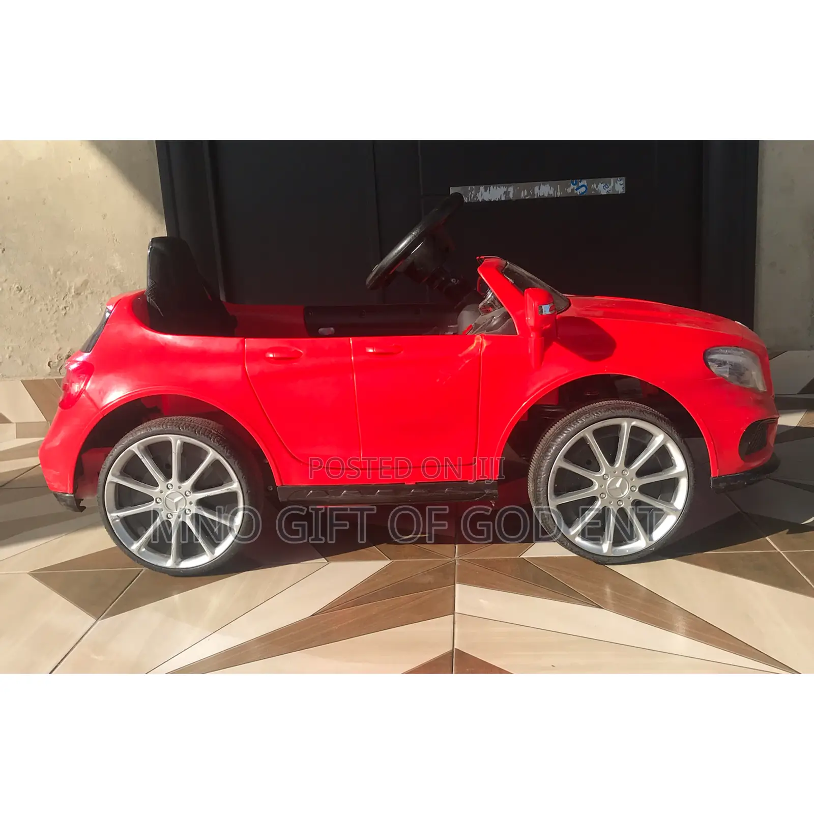 Mercedes Benz Ride on Car Light Red From U.K.