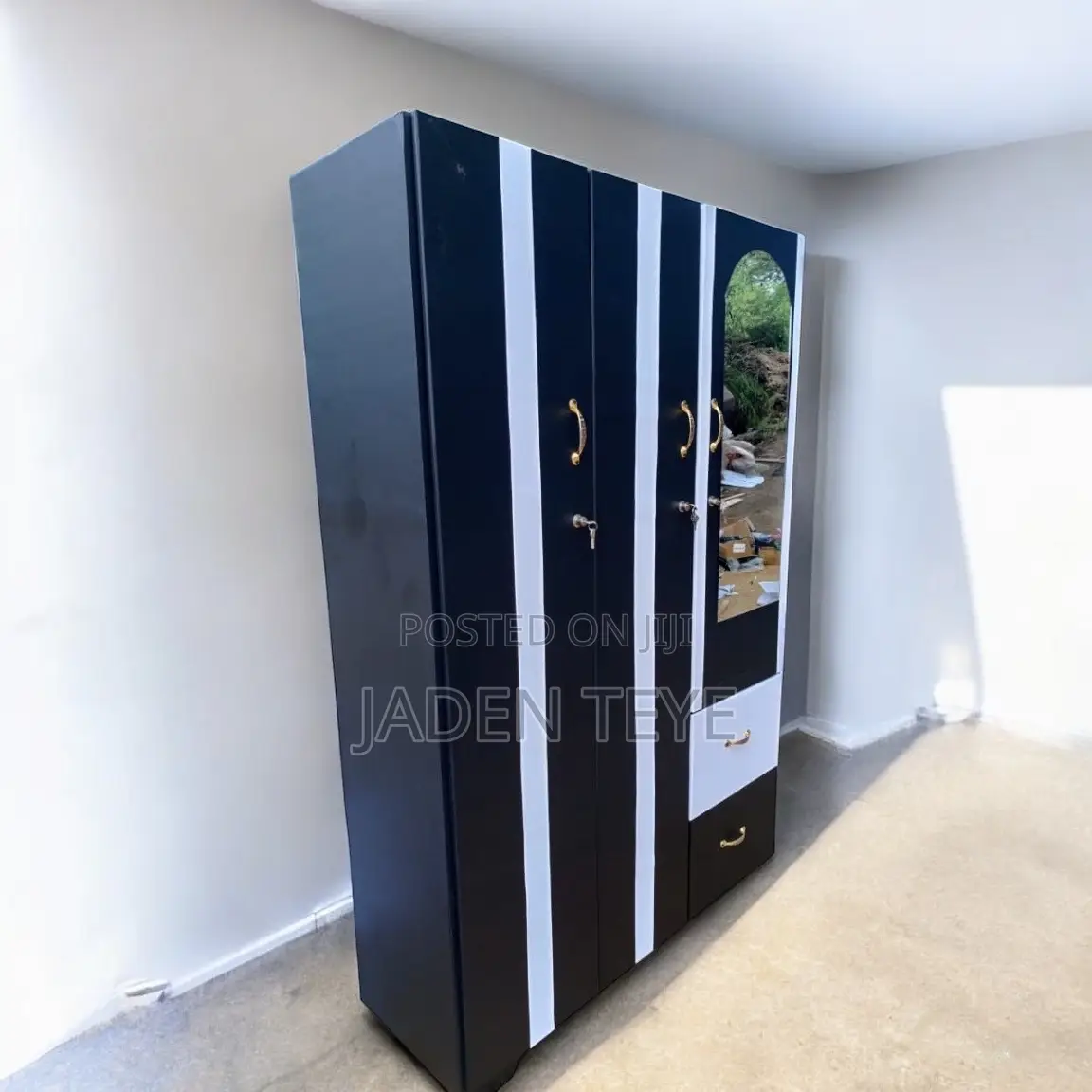 Design 2 in Wardrobe (Free Delivery)