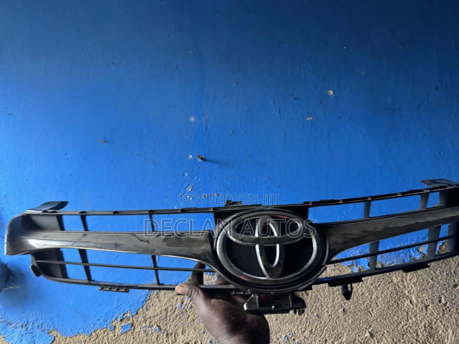 2015-2017 Toyota Camry Se    Front Upper Grille Oem