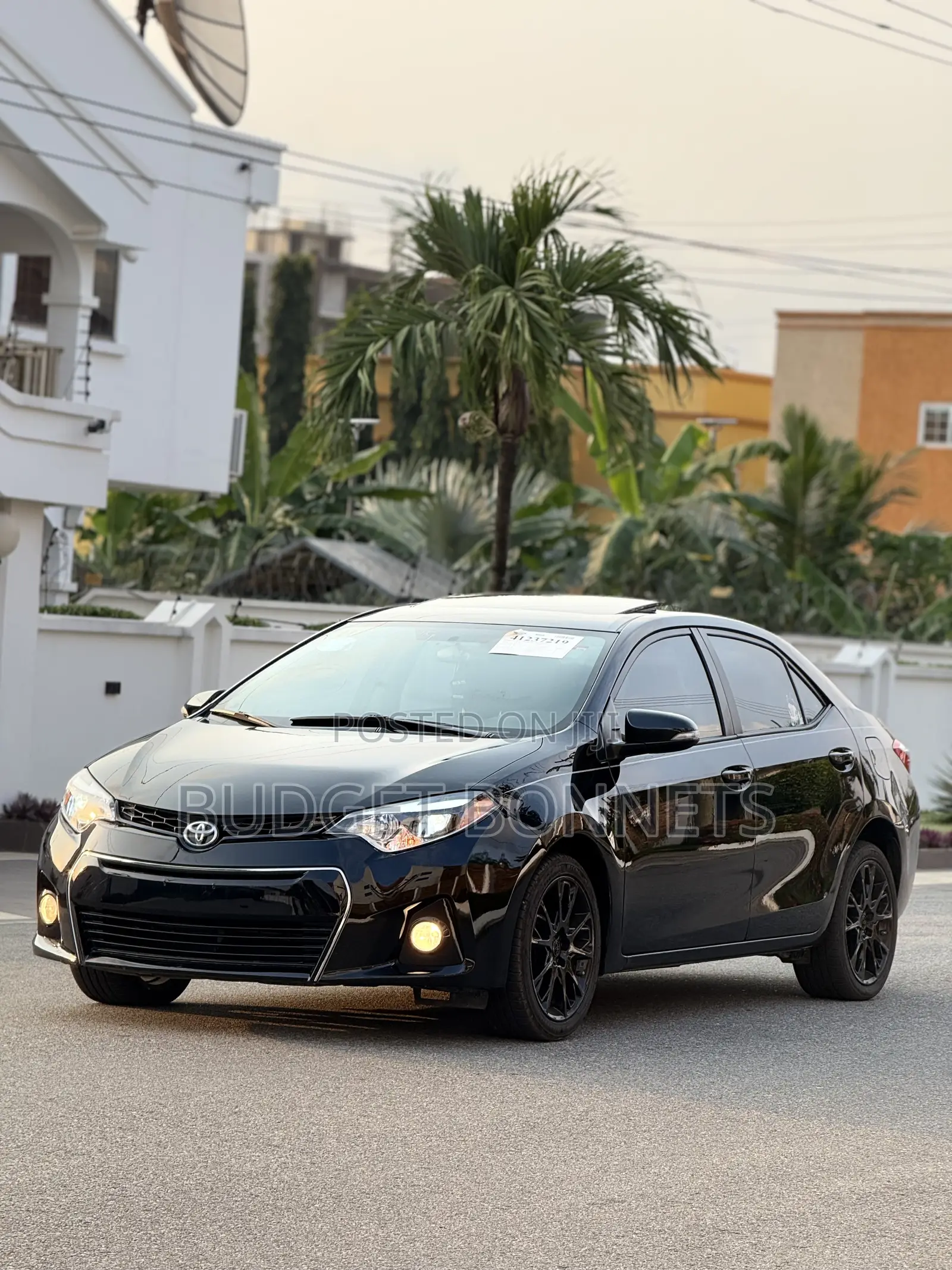 Toyota Corolla S w/Special Edition Pkg (1.8L 4cyl CVT) 2016 Black