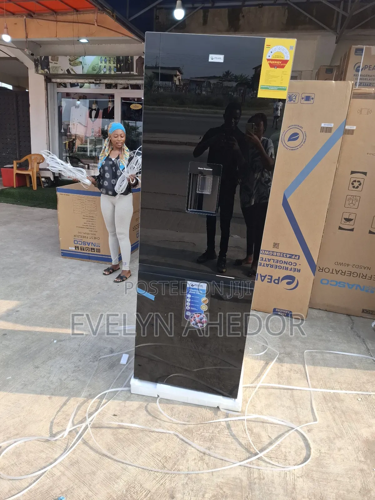 Black Mirror Pearl Bottom Fridge 309 Litres Available