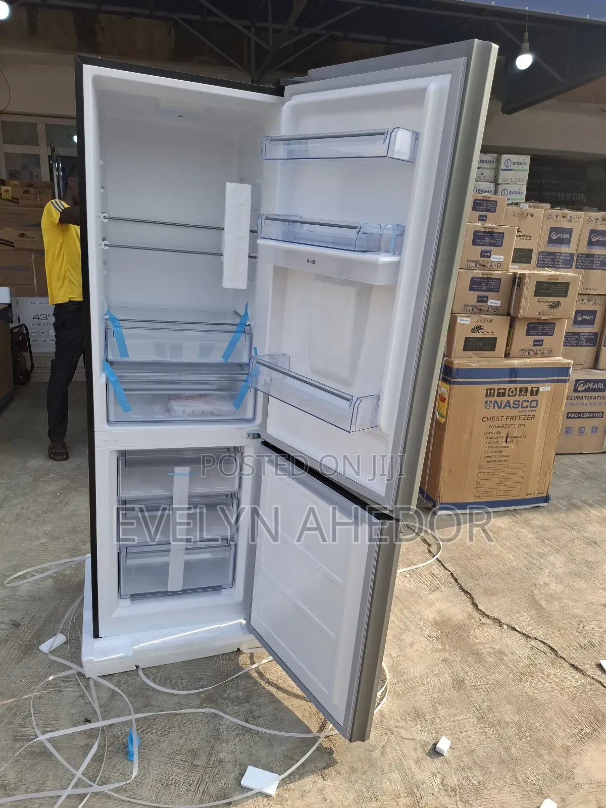 Black Mirror Pearl Bottom Fridge 309 Litres Available