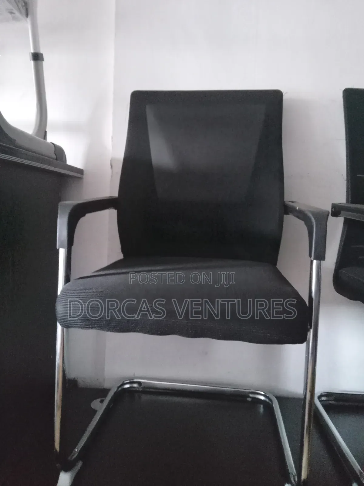 Veraz Visiting Chairs