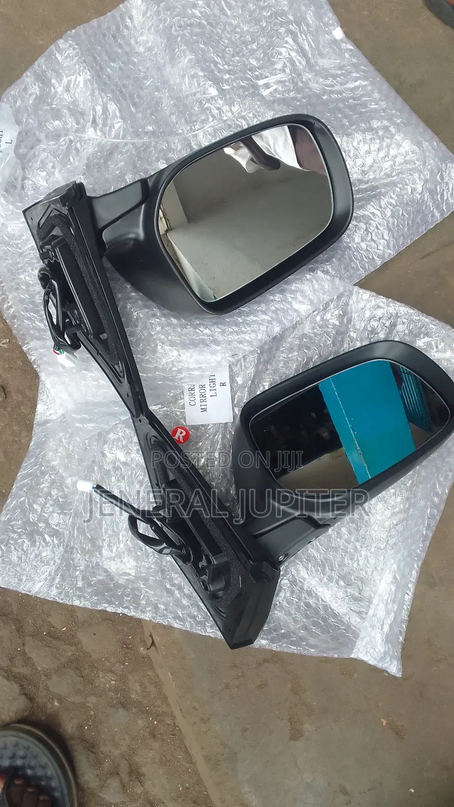 Toyota Corolla 2009-2010 Side Mirror With Light Available.