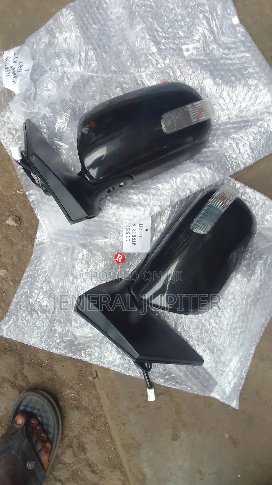 Toyota Corolla 2009-2010 Side Mirror With Light Available.