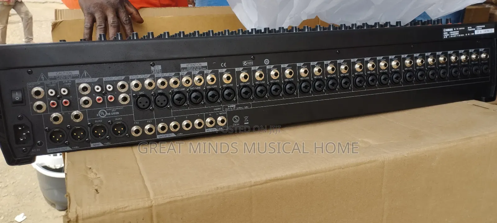 Yamaha Mgp32x Mixing Console