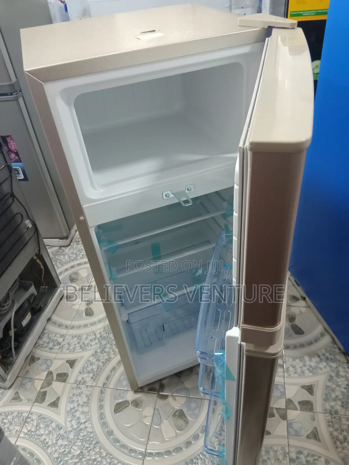 4 Shelves Space Westpool Top Freezer Fridge 95liters Fridge