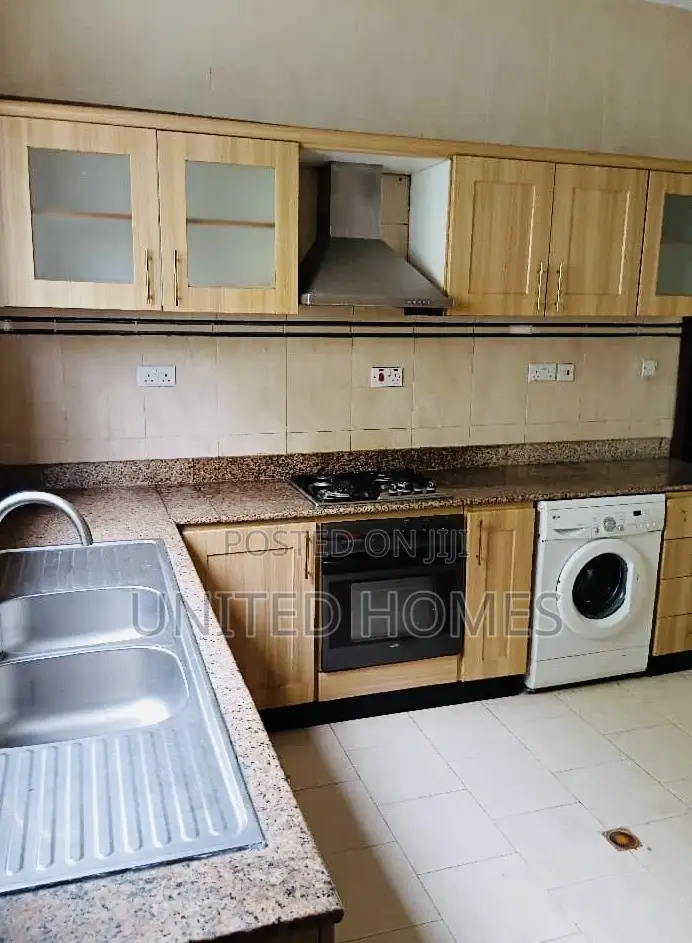 5bdrm House in Osu for rent
