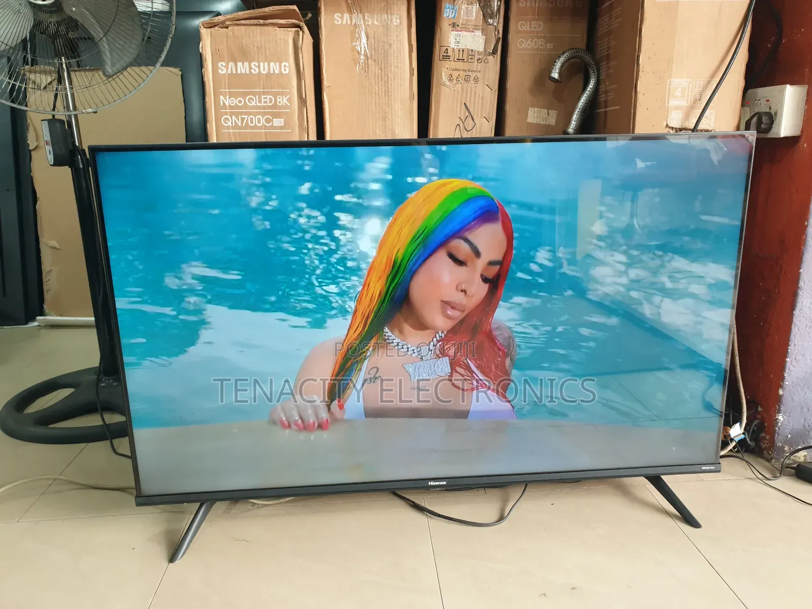 43"Hisense Uhd HDR Edgeless Smart Satellite Tv