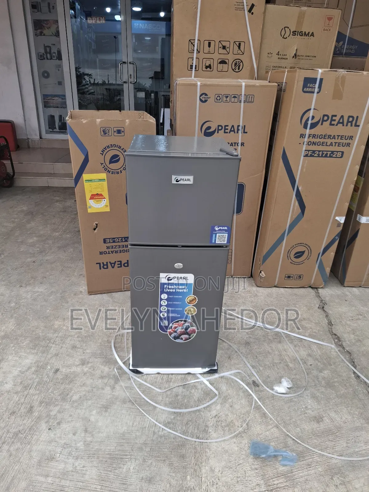 Quality Pearl Table Top Double Door With Top Freezer 80ltrs