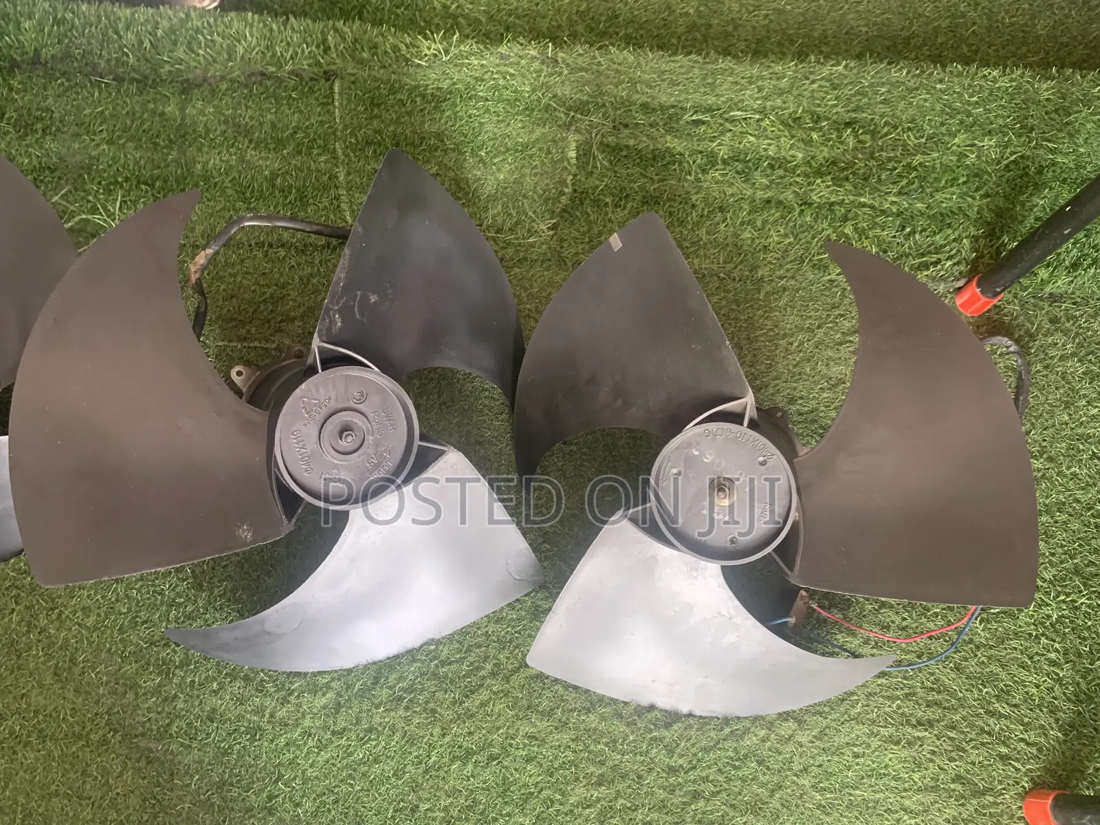 Short Blade Ac Fan for Shops,Offices, Etc Very Cold Blow