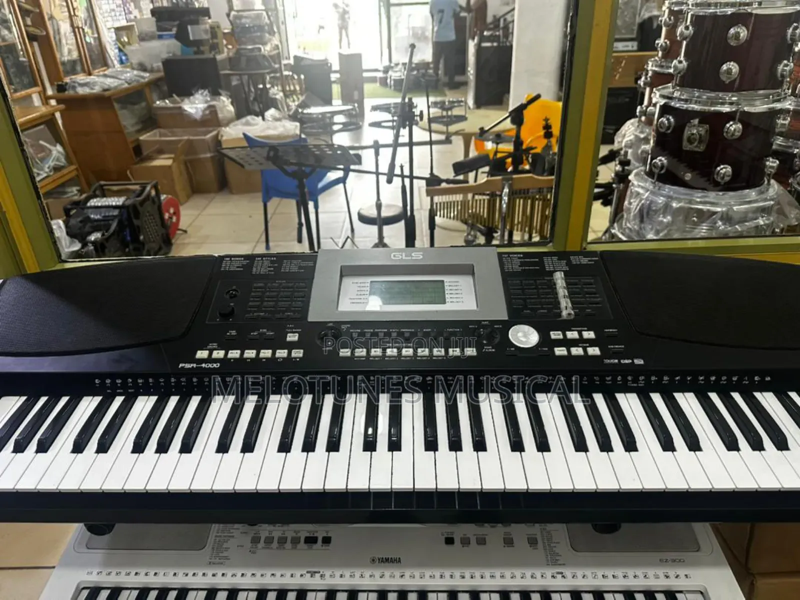 GLS PSR-4000 Professional Keyboard