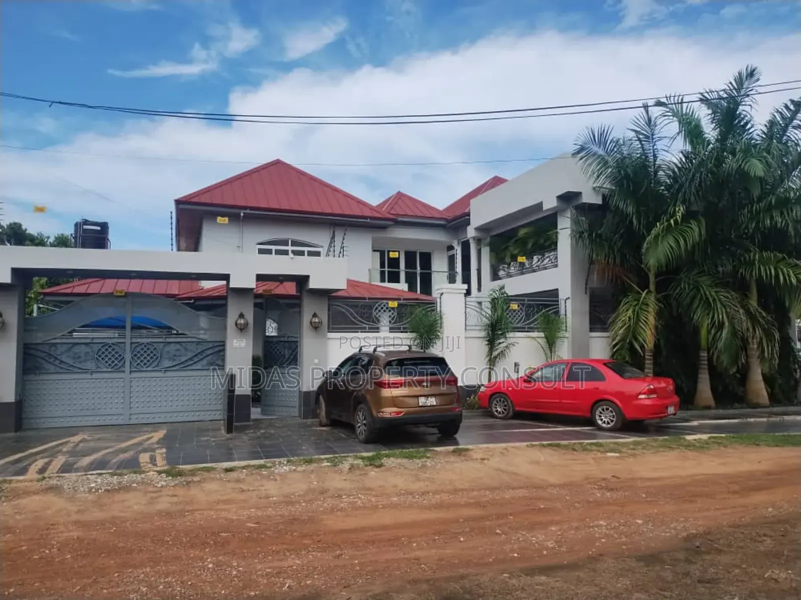 6bdrm House in East Airport for sale